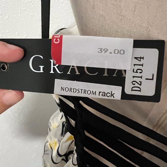 NWT Gracia Daffodil Floral Print Cocktail Dress- FLAWED - Picture 8 of 11